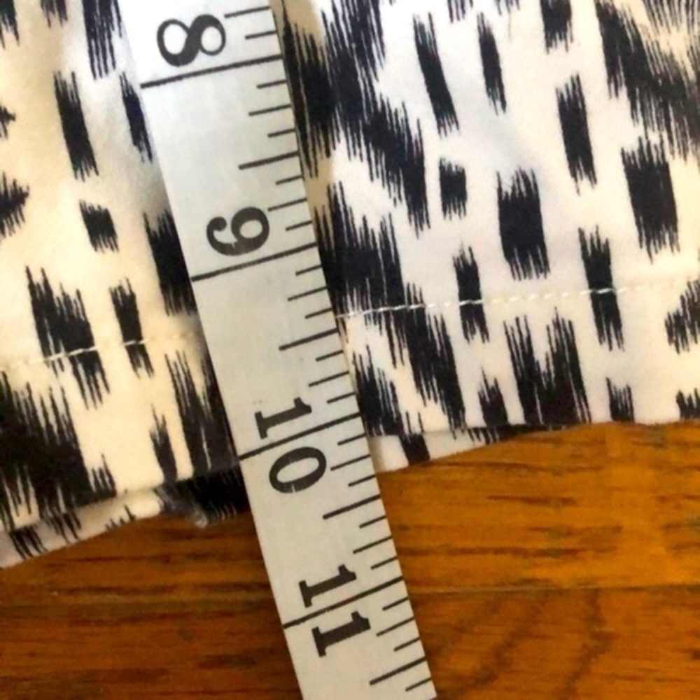 Volcom Black and White Geometric Pattern flat front khaki chino shorts size 3 - Picture 7 of 10